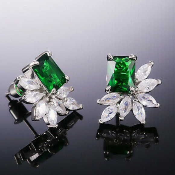 - New Sterling silver Stud Earrings - Picture 1 of 5